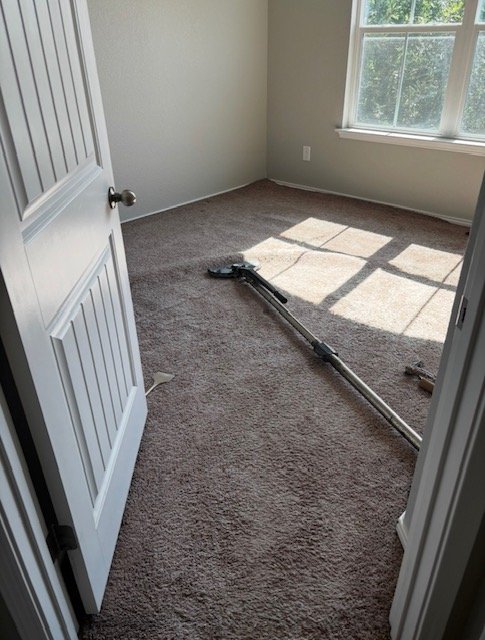 Carpet stretching action